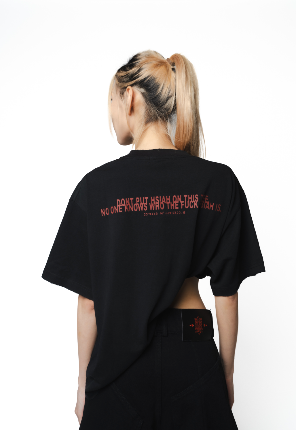 STANZA I LINE I - THE CYNIC EMBROIDERED EMBLEM TOP (BLACK)